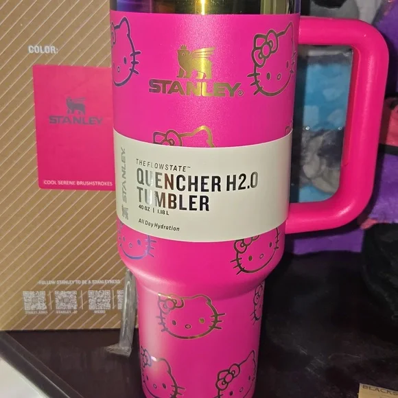 Stanley Hello Kitty Pink 40 Oz Stainless Quencher Tumbler with Handle - Picture 2 of 6